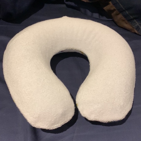 ✏️🆓 with $20purchase Travel Pillow & Kushies Pink & brown burp cloth for babies - Picture 15 of 16